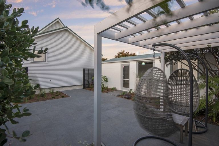 Photo of property in 85 Beachville Road, Redcliffs, Christchurch, 8081