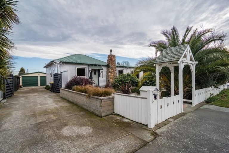 Photo of property in 15 Neal Street, Temuka, 7920