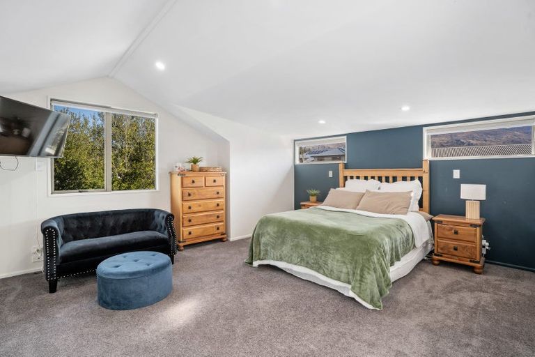 Photo of property in 17a Mataraki Place, Wanaka, 9305