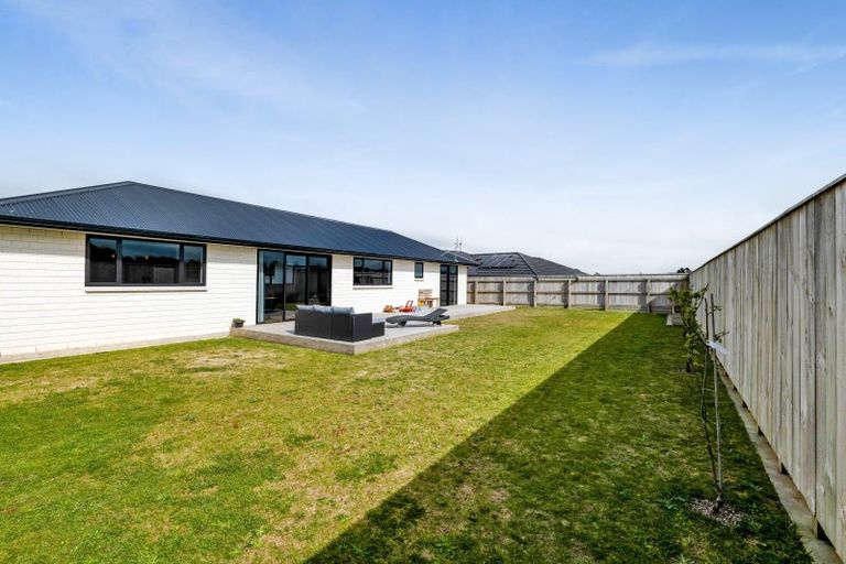 Photo of property in 11 Midsummer Avenue, Stratford, 4332