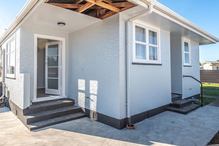 Photo of property in 1 Kupe Place, Castlecliff, Whanganui, 4501