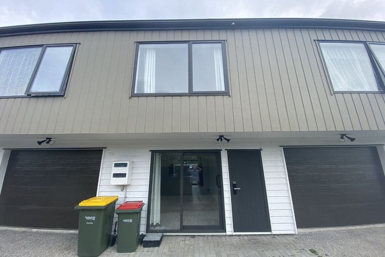 Photo of property in 2/20 Metcalfe Road, Ranui, Auckland, 0612