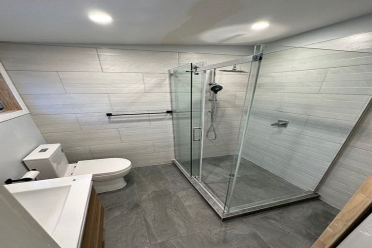 Photo of property in 176 Henderson Valley Road, Henderson, Auckland, 0612