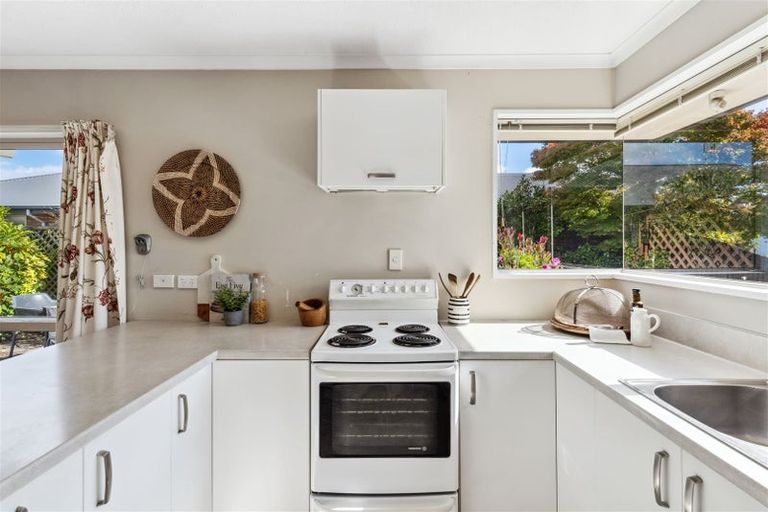 Photo of property in 11 Kotare Street, Fendalton, Christchurch, 8041