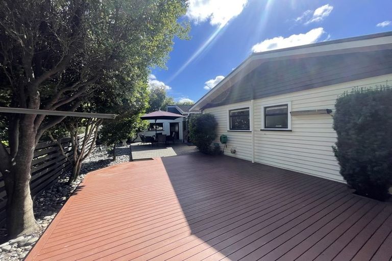 Photo of property in 23 Kent Terrace, Taradale, Napier, 4112