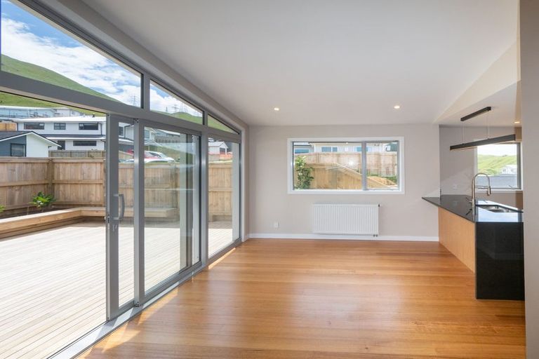 Photo of property in 165 Amesbury Drive, Churton Park, Wellington, 6037