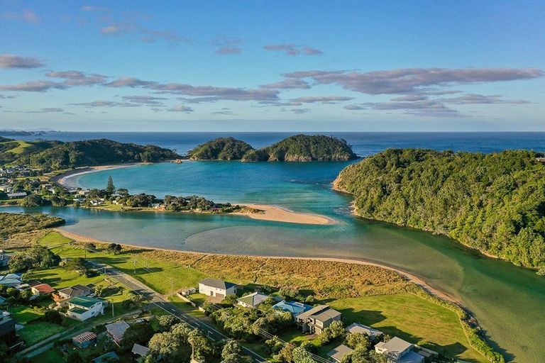 Photo of property in 847 Matapouri Road, Matapouri, Whangarei, 0173
