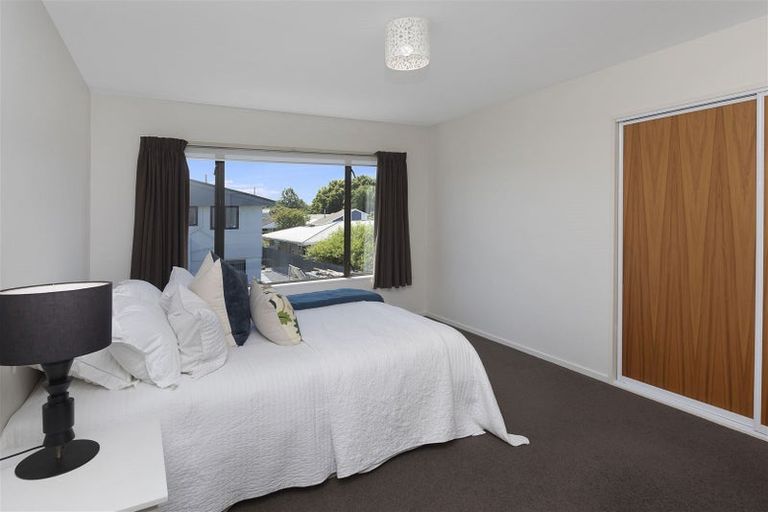 Photo of property in 16 Coniston Avenue, Ilam, Christchurch, 8041