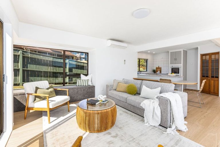 Photo of property in 19 Kinloch Place, Papakowhai, Porirua, 5024