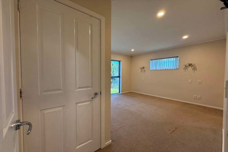 Photo of property in 10 Cabbage Tree Grove, Woodridge, Wellington, 6037