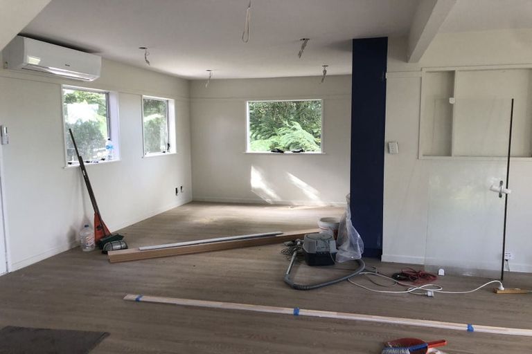 Photo of property in 30 Darcy Place, Massey, Auckland, 0614