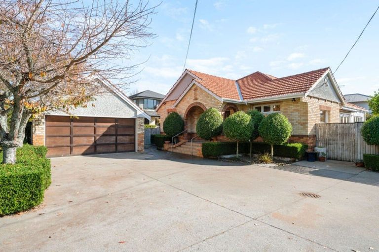Photo of property in 15 Fairfield Road, Fairfield, Hamilton, 3214