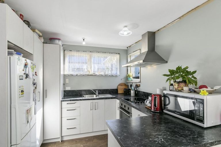 Photo of property in 14 Rua Street, Lyall Bay, Wellington, 6022