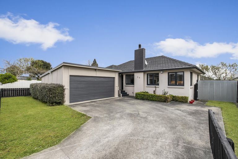 Photo of property in 20 Grove Road, Papakura, 2110