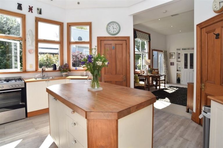 Photo of property in 30 Gresford Street, Edgeware, Christchurch, 8013