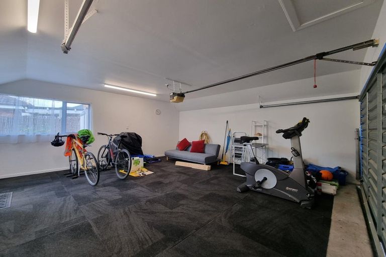 Photo of property in 83b Old Lake Road, Narrow Neck, Auckland, 0624