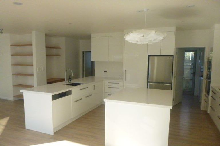 Photo of property in 64 Burnham Street, Seatoun, Wellington, 6022