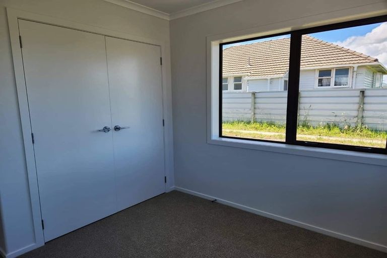 Photo of property in 6 Cross Street, Castlecliff, Wanganui, 4501