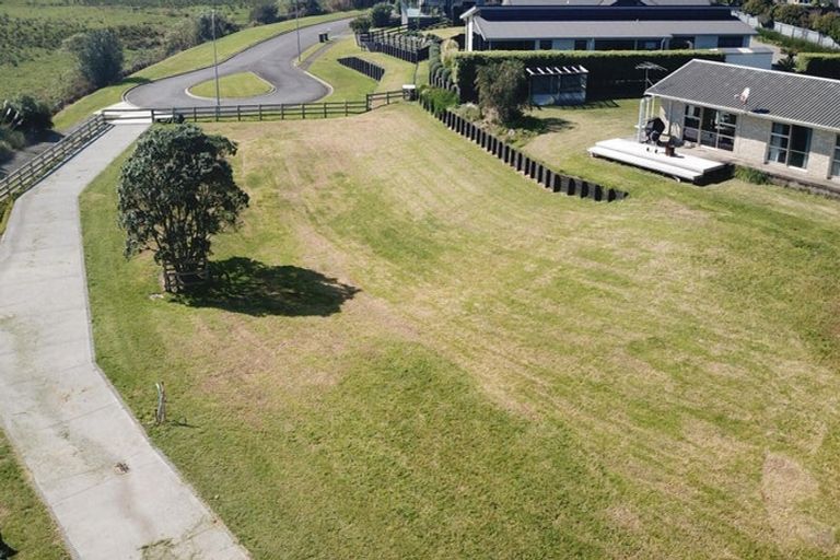 Photo of property in 17 Goble Road, Clarks Beach, 2679