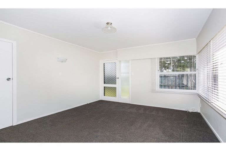 Photo of property in 2/4 Liverpool Street, Papakura, 2110