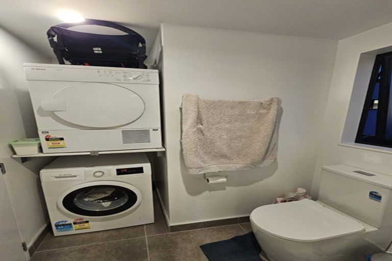 Photo of property in 2/122 Pooks Road, Ranui, Auckland, 0612