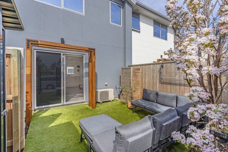 Photo of property in 2/48 Ward Street, Addington, Christchurch, 8024