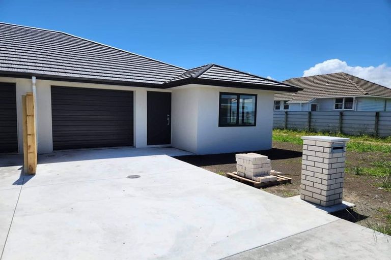 Photo of property in 6 Cross Street, Castlecliff, Wanganui, 4501