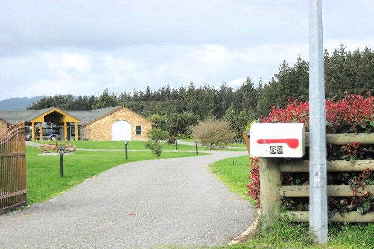 Photo of property in 39 Killalea Place, Paraparaumu, 5032