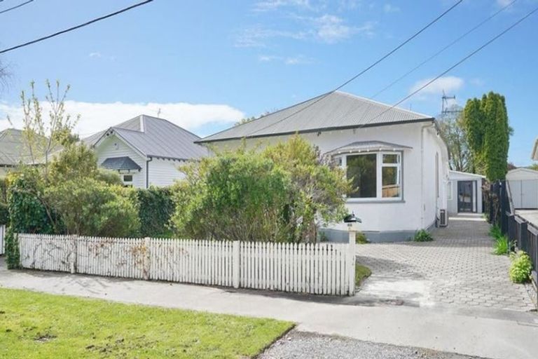 Photo of property in 46 Woodville Street, Edgeware, Christchurch, 8013