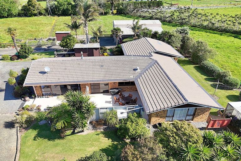 Photo of property in 242 Baylys Coast Road, Dargaville, 0377