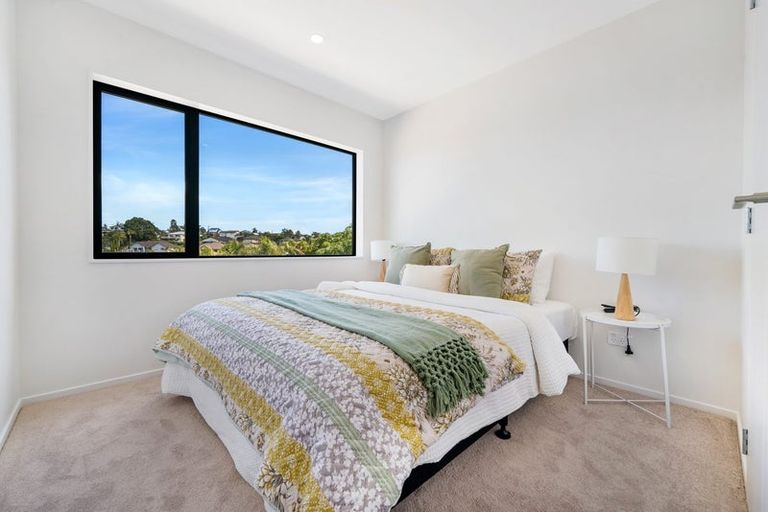 Photo of property in 5/90 Picasso Drive, West Harbour, Auckland, 0618