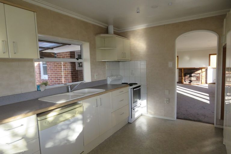 Photo of property in 65 Pleasant Road, Glen Eden, Auckland, 0602