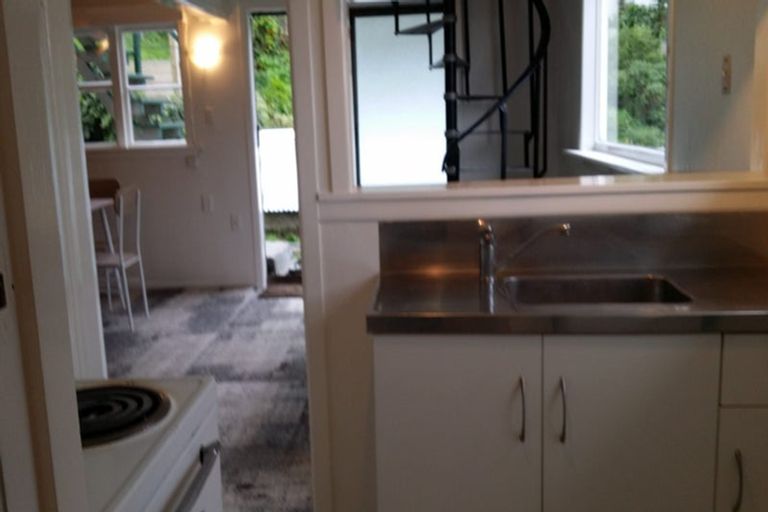 Photo of property in 75 Todman Street, Brooklyn, Wellington, 6021