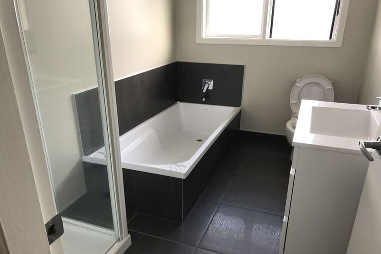 Photo of property in 14 Mona Vale, West Harbour, Auckland, 0618