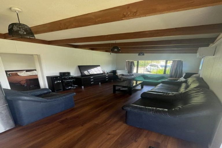 Photo of property in 17 Harbour View Road, Leigh, 0985