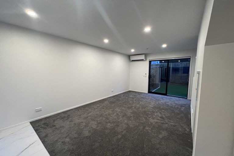 Photo of property in 4/19 Karamu Street, Te Atatu Peninsula, Auckland, 0610