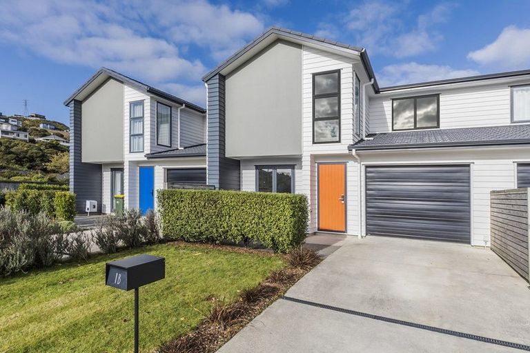 Photo of property in 1b Breakwater Way, Whitby, Porirua, 5024
