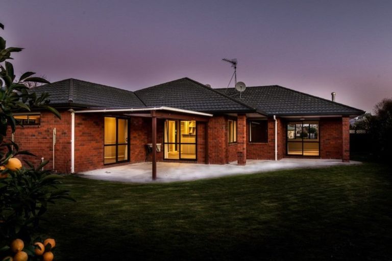 Photo of property in 8 Mirbeck Avenue, Cambridge, 3434