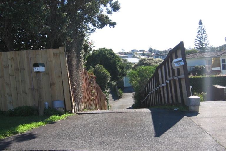 Photo of property in 35 Bodi Place, Te Atatu South, Auckland, 0610