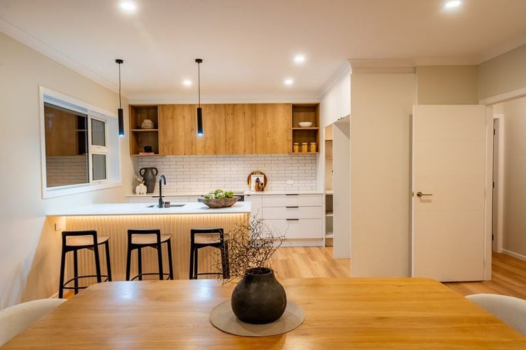 Photo of property in 70a Heretaunga Square, Silverstream, Upper Hutt, 5019