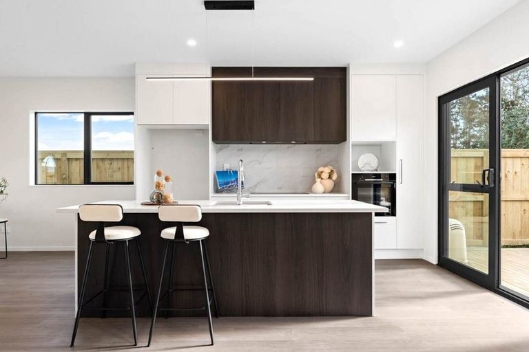 Photo of property in 65 Picnic Point Road, Hobsonville, 0616