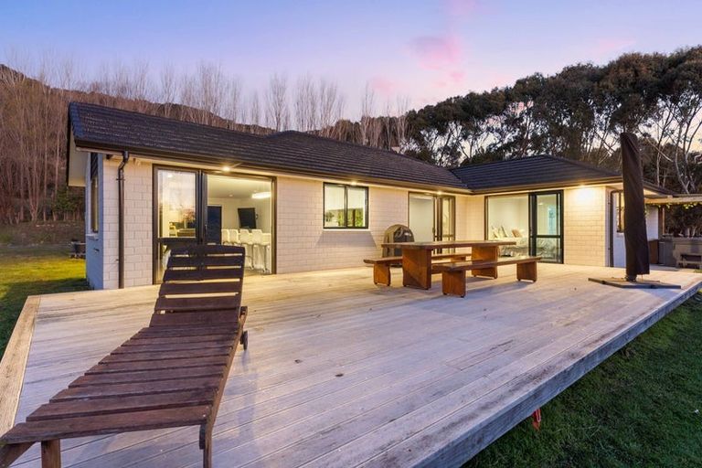 Photo of property in 6 Hadfield Road, Peka Peka, Waikanae, 5391