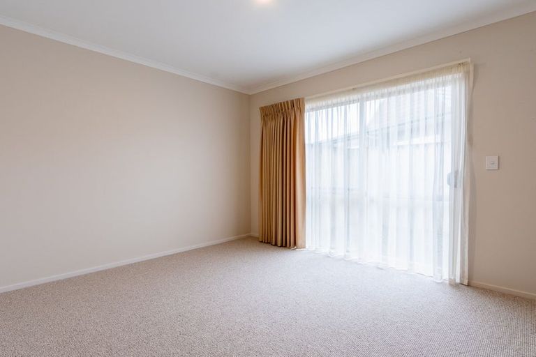 Photo of property in Rangeview Villas, 24/9 Fuller Close, Levin, 5510