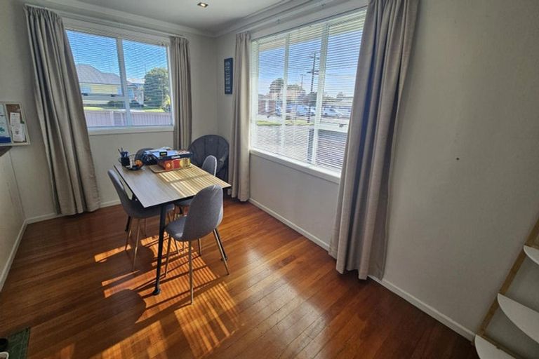 Photo of property in 2 Saxton Road, Upper Vogeltown, New Plymouth, 4310