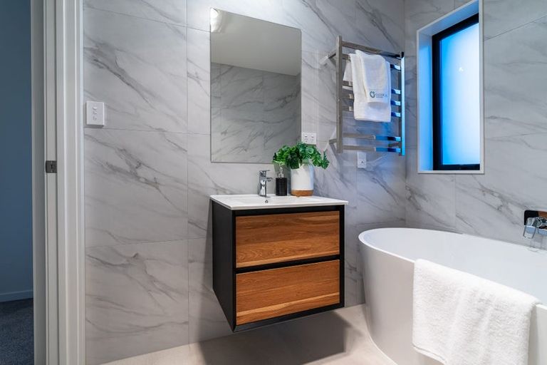 Photo of property in 8 Papai Lane, Massey, Auckland, 0614