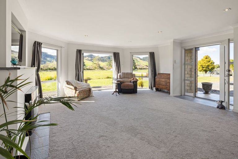 Photo of property in 10 Parker Road, Huntly, 3771