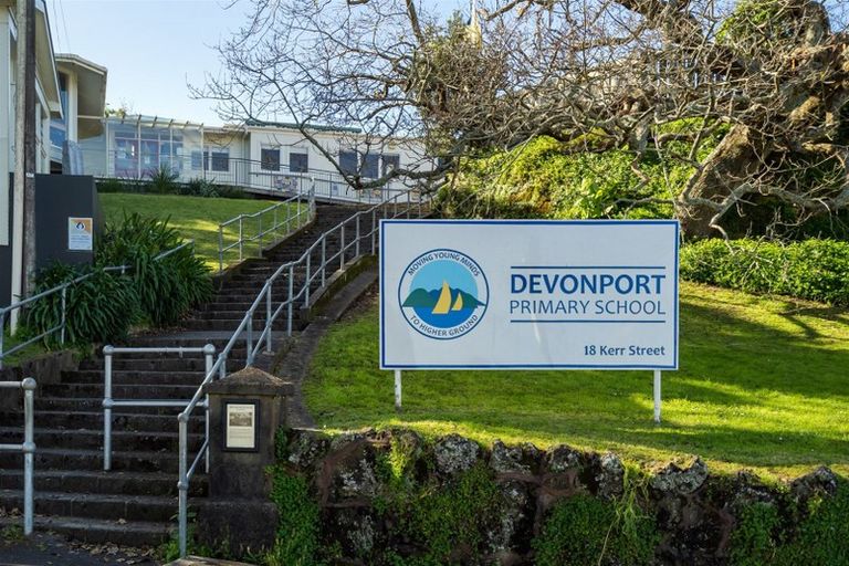 Photo of property in 11 Sinclair Street, Devonport, Auckland, 0624