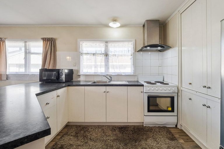Photo of property in 205 Main North Road, Redwood, Christchurch, 8051