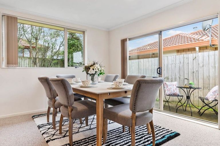 Photo of property in 14 Les Marston Place, Pukekohe, 2120