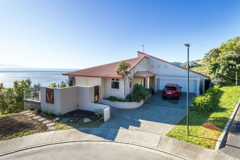 Photo of property in 5 Cape View, Atawhai, Nelson, 7010